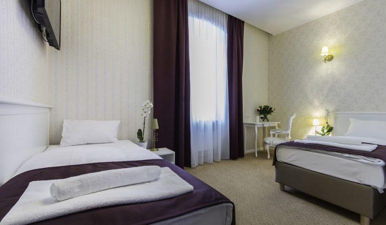 Hotel Court Park Nysa Exterior foto